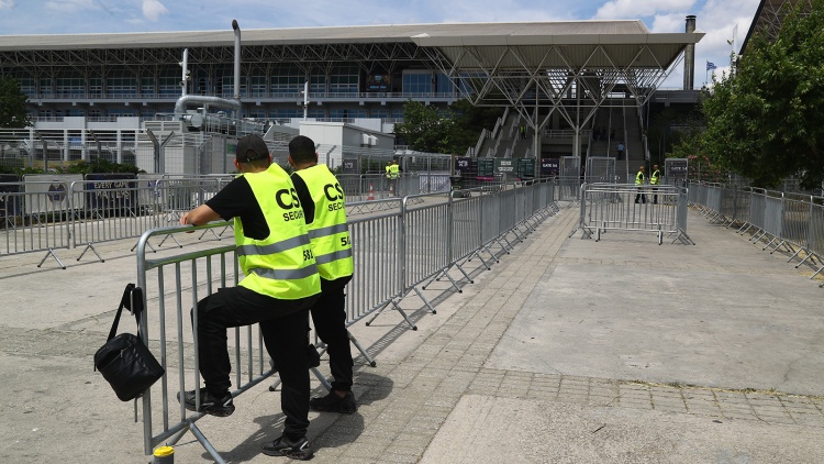 KAE &Pi;&alpha;&nu;&alpha;&theta;&eta;&nu;&alpha;ϊ&kappa;ό&sigmaf;: &Tau;έ&lambda;&omicron;&sigmaf; &eta; &epsilon;&tau;&alpha;&iota;&rho;&epsilon;ί&alpha; security &mu;&epsilon;&tau;ά &tau;&omicron; Final Four &tau;&eta;&sigmaf; Euroleague