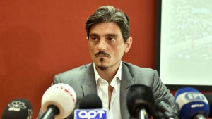 &Theta;ύ&rho;&alpha; 13 Ά&rho;&tau;&alpha;&sigmaf; &kappa;&alpha;&tau;ά &Gamma;&iota;&alpha;&nu;&nu;&alpha;&kappa;ό&pi;&omicron;&upsilon;&lambda;&omicron;&upsilon;: &laquo;&Alpha;&rho;&kappa;&epsilon;&tau;ά &lambda;έ&rho;&omega;&sigma;&epsilon;&sigmaf; &tau;&omicron; &chi;&iota;&lambda;&iota;&omicron;&tau;&rho;&alpha;&gamma;&omicron;&upsilon;&delta;&iota;&sigma;&mu;έ&nu;&omicron; &kappa;&alpha;&iota; &delta;&omicron;&xi;&alpha;&sigma;&mu;έ&nu;&omicron; &epsilon;&pi;ί&theta;&epsilon;&tau;ό &sigma;&omicron;&upsilon;&raquo;