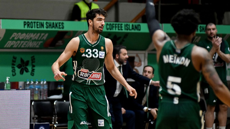 &Mu;&epsilon; &Chi;&omicron;&upsilon;&gamma;&kappa;ά&zeta; &eta; 12ά&delta;&alpha; &tau;&omicron;&upsilon; &Pi;&alpha;&nu;&alpha;&theta;&eta;&nu;&alpha;ϊ&kappa;&omicron;ύ &sigma;&tau;&omicron;&nu; 3&omicron; &tau;&epsilon;&lambda;&iota;&kappa;ό