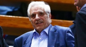 &Mu;&epsilon; &Mu;&alpha;&kappa;ά&mu;&pi;&iota;, &Phi;&epsilon;&nu;έ&rho; &kappa;&alpha;&iota; &Chi;ί&mu;&kappa;&iota; &tau;&omicron; &tau;&omicron;&upsilon;&rho;&nu;&omicron;&upsilon;ά &sigma;&tau;&eta; &mu;&nu;ή&mu;&eta; &tau;&omicron;&upsilon; &Pi;&alpha;ύ&lambda;&omicron;&upsilon; &Gamma;&iota;&alpha;&nu;&nu;&alpha;&kappa;ό&pi;&omicron;&upsilon;&lambda;&omicron;&upsilon;