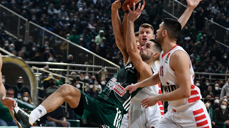 Euroleague: &Eta; &beta;&alpha;&theta;&mu;&omicron;&lambda;&omicron;&gamma;ί&alpha; &mu;&epsilon;&tau;ά &tau;&eta;&nu; &omicron;&lambda;&omicron;&kappa;&lambda;ή&rho;&omega;&sigma;&eta; &tau;&omicron;&upsilon; &pi;&rho;ώ&tau;&omicron;&upsilon; &gamma;ύ&rho;&omicron;&upsilon; (pic)
