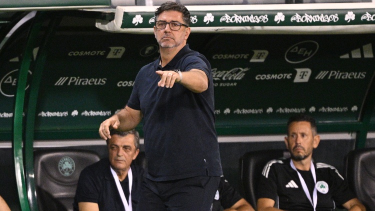 A Bola: &laquo;O &Rho;&omicron;&upsilon;ί &Beta;&iota;&tau;ό&rho;&iota;&alpha; έ&kappa;&rho;&iota;&nu;&epsilon; &kappa;&alpha;&tau;ώ&tau;&epsilon;&rho;&epsilon;&sigmaf; &tau;&iota;&sigmaf; &mu;&epsilon;&tau;&alpha;&gamma;&rho;&alpha;&phi;έ&sigmaf; &tau;&omicron;&upsilon; &Pi;&alpha;&nu;&alpha;&theta;&eta;&nu;&alpha;ϊ&kappa;&omicron;ύ &alpha;&pi;ό &tau;&iota;&sigmaf; &alpha;&pi;&omicron;&chi;&omega;&rho;ή&sigma;&epsilon;&iota;&sigmaf;&raquo;