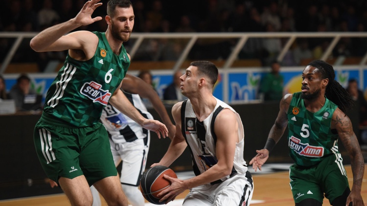 &Mu;&pi;&alpha;ί&nu;&epsilon;&iota; &sigma;&tau;&eta;&nu; 10ά&delta;&alpha; &tau;&omega;&nu; &kappa;&omicron;&rho;&upsilon;&phi;&alpha;ί&omega;&nu; &mu;&pi;&lambda;&omicron;&kappa;έ&rho; &omicron; &Pi;&alpha;&pi;&alpha;&gamma;&iota;ά&nu;&nu;&eta;&sigmaf;
