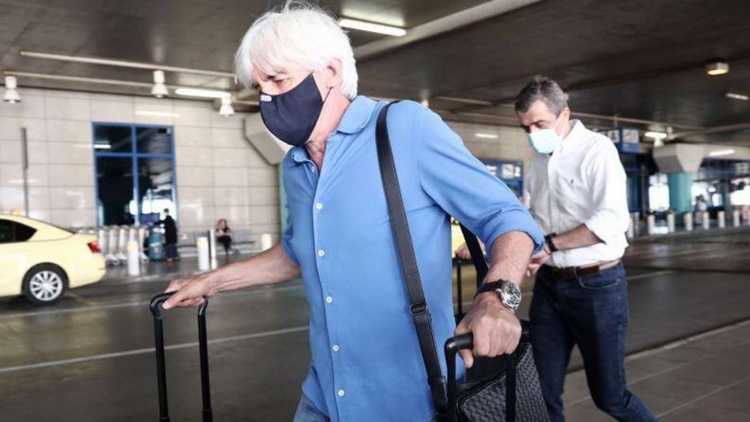 Έ&phi;&tau;&alpha;&sigma;&epsilon; &sigma;&tau;&eta;&nu; &Alpha;&theta;ή&nu;&alpha; &omicron; &Gamma;&iota;&omicron;&beta;ά&nu;&omicron;&beta;&iota;&tau;&sigmaf;
