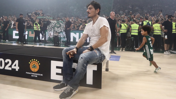 &Gamma;&iota;&alpha;&nu;&nu;&alpha;&kappa;ό&pi;&omicron;&upsilon;&lambda;&omicron;&sigmaf;: &laquo;&Lambda;&upsilon;&pi;&eta;&rho;ό, &alpha;&nu; ό&chi;&iota; &epsilon;&pi;&iota;&kappa;ί&nu;&delta;&upsilon;&nu;&omicron;, &alpha;&nu;&tau;ί &nu;&alpha; &alpha;&sigma;&chi;&omicron;&lambda;&omicron;ύ&mu;&alpha;&sigma;&tau;&epsilon; &mu;&epsilon; &tau;&omicron; &mu;&pi;ά&sigma;&kappa;&epsilon;&tau; &nu;&alpha; &beta;&gamma;ά&zeta;&omicron;&upsilon;&mu;&epsilon; &alpha;&nu;&alpha;&kappa;&omicron;&iota;&nu;ώ&sigma;&epsilon;&iota;&sigmaf; &gamma;&iota;&alpha; &delta;&iota;&alpha;&delta;&iota;&kappa;&alpha;&sigma;ί&epsilon;&sigmaf; &epsilon;&xi;&omega;&alpha;&gamma;&omega;&nu;&iota;&sigma;&tau;&iota;&kappa;έ&sigmaf;&raquo;