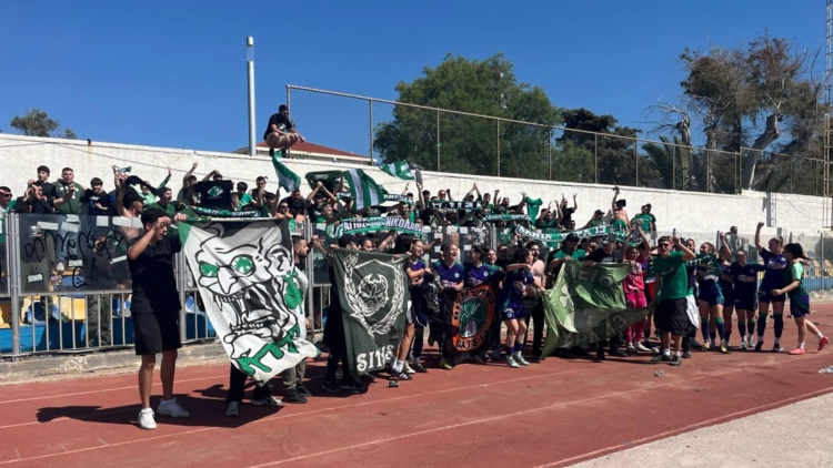 &Pi;ή&rho;&epsilon; &tau;&omicron; &delta;&iota;&pi;&lambda;ό &sigma;&tau;&eta;&nu; &Kappa;&rho;ή&tau;&eta; &omicron; &Pi;&alpha;&nu;&alpha;&theta;&eta;&nu;&alpha;ϊ&kappa;ό&sigmaf;