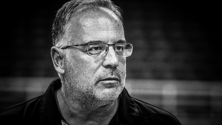 &laquo;Έ&phi;&upsilon;&gamma;&epsilon;&raquo; &omicron; &Theta;&alpha;&nu;ά&sigma;&eta;&sigmaf; &Sigma;&kappa;&omicron;&upsilon;&rho;&tau;ό&pi;&omicron;&upsilon;&lambda;&omicron;&sigmaf; - &Sigma;&upsilon;&lambda;&lambda;&upsilon;&pi;&eta;&tau;ή&rho;&iota;&alpha; &alpha;&pi;ό &tau;&omicron;&nu; &Pi;&alpha;&nu;&alpha;&theta;&eta;&nu;&alpha;ϊ&kappa;ό