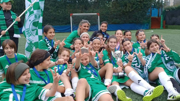 Futsal: &Pi;&rho;&omega;&tau;&alpha;&theta;&lambda;ή&tau;&rho;&iota;&epsilon;&sigmaf; &tau;&alpha; &kappa;&omicron;&rho;ί&tau;&sigma;&iota;&alpha; &Kappa;14 &tau;&omicron;&upsilon; &Pi;&alpha;&nu;&alpha;&theta;&eta;&nu;&alpha;ϊ&kappa;&omicron;ύ