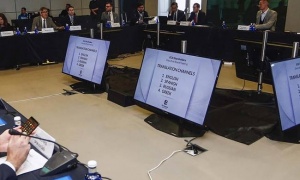 &Eta; &theta;έ&sigma;&eta; &tau;&eta;&sigmaf; &Epsilon;&upsilon;&rho;&omega;&lambda;ί&gamma;&kappa;&alpha; &gamma;&iota;&alpha; &tau;&omicron; &sigma;&upsilon;&mu;&beta;&omicron;ύ&lambda;&iota;&omicron; &tau;&omega;&nu; &mu;&epsilon;&tau;ό&chi;&omega;&nu;