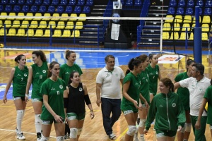 &Nu;&alpha; &mu;&pi;&omicron;&upsilon;&nu; &mu;&epsilon; &tau;&omicron; &laquo;&delta;&epsilon;&xi;ί&raquo;