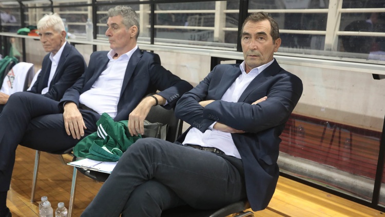 &Alpha;&nu;&delta;&rho;&epsilon;ό&pi;&omicron;&upsilon;&lambda;&omicron;&sigmaf;: &laquo;Ή&mu;&alpha;&sigma;&tau;&alpha;&nu; &kappa;&alpha;&lambda;&omicron;ί &sigma;&tau;&eta;&nu; &upsilon;&pi;&omicron;&delta;&omicron;&chi;ή &kappa;&alpha;&iota; &sigma;&tau;&omicron; &sigma;&epsilon;&rho;&beta;ί&sigmaf;&raquo;
