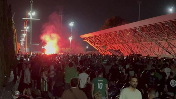 &Alpha;&pi;&omicron;&theta;&epsilon;ώ&theta;&eta;&kappa;&epsilon; &eta; &alpha;&pi;&omicron;&sigma;&tau;&omicron;&lambda;ή &tau;&omicron;&upsilon; &Pi;&alpha;&nu;&alpha;&theta;&eta;&nu;&alpha;ϊ&kappa;&omicron;ύ &sigma;&tau;&omicron; &Omicron;&Alpha;&Kappa;&Alpha; (vids)
