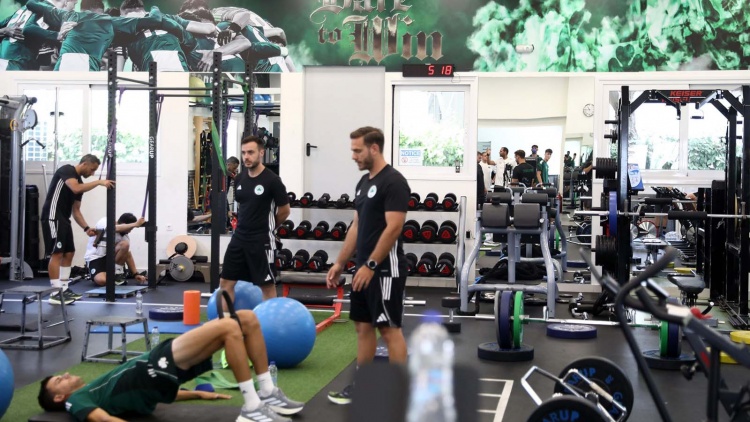 &Xi;&epsilon;&kappa;ί&nu;&eta;&sigma;&epsilon; &eta; &delta;&omicron;&upsilon;&lambda;&epsilon;&iota;ά &sigma;&tau;&omicron;&nu; &Pi;&alpha;&nu;&alpha;&theta;&eta;&nu;&alpha;ϊ&kappa;ό (vid)
