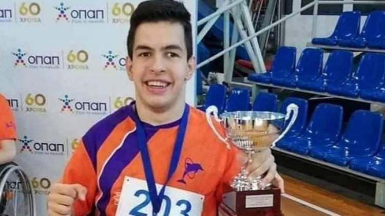 &laquo;&Pi;&rho;ά&sigma;&iota;&nu;&omicron;&sigmaf;&raquo; &omicron; &Kappa;&omicron;&kappa;&omicron;&nu;ό&sigmaf;