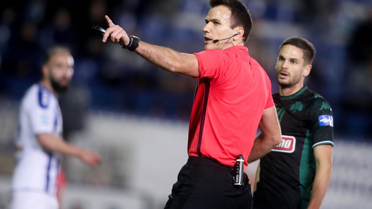 &Alpha;&upsilon;&tau;ό&sigmaf; &sigma;&phi;&upsilon;&rho;ί&zeta;&epsilon;&iota; &sigma;&tau;&omicron; &Pi;&alpha;&nu;&alpha;&theta;&eta;&nu;&alpha;ϊ&kappa;ό&sigmaf; - &Pi;&Alpha;&Sigma; &Gamma;&iota;ά&nu;&nu;&iota;&nu;&alpha;