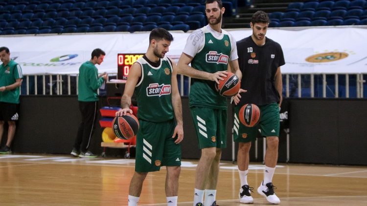 &Mu;&epsilon; &Delta;ί&pi;&lambda;&alpha;&rho;&omicron; &kappa;&alpha;&iota; &Pi;&epsilon;&rho;&sigma;ί&delta;&eta; &eta; 12ά&delta;&alpha; &tau;&omicron;&upsilon; &Pi;&alpha;&nu;&alpha;&theta;&eta;&nu;&alpha;ϊ&kappa;&omicron;ύ &kappa;ό&nu;&tau;&rho;&alpha; &sigma;&tau;&eta;&nu; &Tau;&Sigma;&Sigma;&Kappa;&Alpha;