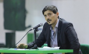 &Mu;&epsilon; &Gamma;&iota;&alpha;&nu;&nu;&alpha;&kappa;ό&pi;&omicron;&upsilon;&lambda;&omicron; &omicron; &Epsilon;&rho;&alpha;&sigma;&iota;&tau;έ&chi;&nu;&eta;&sigmaf; &sigma;&tau;&eta; &sigma;&upsilon;&zeta;ή&tau;&eta;&sigma;&eta; &mu;&epsilon; &tau;&eta;&nu; &Pi;&Alpha;&Epsilon; &gamma;&iota;&alpha; &tau;&eta; &Lambda;&epsilon;&omega;&phi;ό&rho;&omicron;
