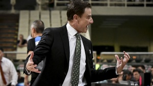 Έ&rho;&chi;&epsilon;&tau;&alpha;&iota; &tau;&eta;&nu; &Tau;&rho;ί&tau;&eta; &kappa;&alpha;&iota; &pi;&iota;ά&nu;&epsilon;&iota; &delta;&omicron;&upsilon;&lambda;&epsilon;&iota;ά &omicron; &Pi;&iota;&tau;ί&nu;&omicron;