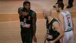 &Rho;ά&iota;&sigmaf;: &laquo;&Tau;&alpha;&xi;ί&delta;&iota;; &Mu;ό&nu;&omicron; &mu;&epsilon; &tau;&omicron;&nu; &Kappa;&alpha;&lambda;ά&theta;&eta;&raquo; (vid)