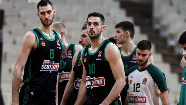 &Tau;&rho;&epsilon;&iota;&sigmaf; &laquo;&pi;&rho;ά&sigma;&iota;&nu;&omicron;&iota;&raquo; &sigma;&tau;&eta;&nu; &kappa;&omicron;&rho;&upsilon;&phi;&alpha;ί&alpha; 5ά&delta;&alpha; &tau;&eta;&sigmaf; Basket League
