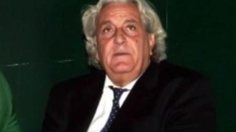 &laquo;Έ&phi;&upsilon;&gamma;&epsilon;&raquo; &omicron; &Pi;&alpha;&nu;ί&kappa;&omicron;&sigmaf; &Chi;&rho;&upsilon;&sigma;&omicron;&sigma;&tau;ό&mu;&omicron;&upsilon;