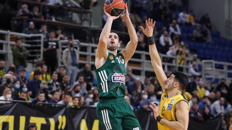 &Sigma;&tau;&eta;&nu; 25ά&delta;&alpha; &tau;&omega;&nu; &kappa;&omicron;&rho;&upsilon;&phi;&alpha;ί&omega;&nu; &sigma;&kappa;ό&rho;&epsilon;&rho; &omicron; &Pi;&alpha;&pi;&alpha;&pi;έ&tau;&rho;&omicron;&upsilon; - &Xi;&epsilon;&pi;έ&rho;&alpha;&sigma;&epsilon; &tau;&omicron;&nu; &Mu;&pi;&omicron;&nu;&tau;&iota;&rho;ό&gamma;&kappa;&alpha; &omicron; &Pi;&alpha;&pi;&alpha;&gamma;&iota;ά&nu;&nu;&eta;&sigmaf;