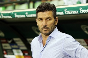 &Omicron;&upsilon;&zeta;&omicron;&upsilon;&nu;ί&delta;&eta;&sigmaf;: &laquo;&Nu;&alpha; &sigma;&upsilon;&gamma;&kappa;&epsilon;&nu;&tau;&rho;&omega;&theta;&omicron;ύ&mu;&epsilon; &sigma;&tau;&omicron; &mu;&alpha;&tau;&sigmaf; &mu;&epsilon; &tau;&eta;&nu; &Alpha;&Epsilon;&Kappa;&raquo;