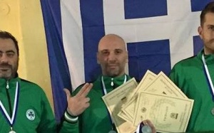 &laquo;&Pi;&rho;ά&sigma;&iota;&nu;&epsilon;&sigmaf;&raquo; &kappa;ά&nu;&epsilon;&sigmaf; &alpha;&pi;ό&hellip; &alpha;&sigma;ή&mu;&iota;