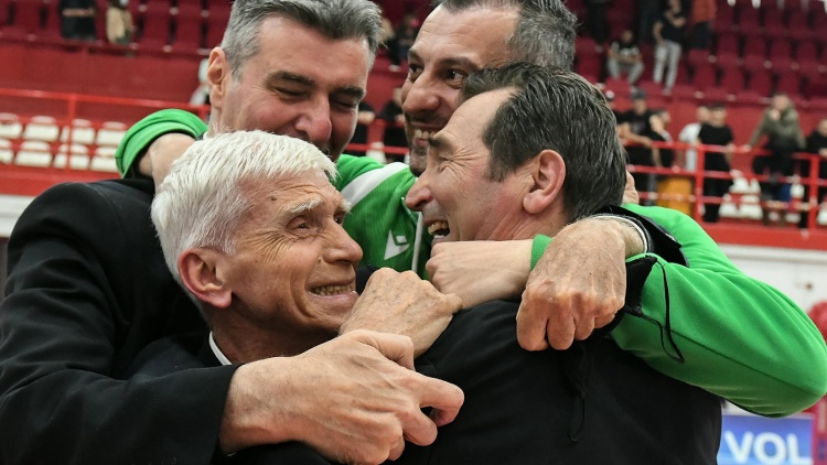 &Alpha;&pi;ό &tau;&eta;&nu; &pi;&alpha;&rho;&alpha;&mu;&omicron;&nu;ή &sigma;&tau;&omicron; &Alpha;&iota;&gamma;ί&nu;&iota;&omicron; &mu;έ&chi;&rho;&iota; &tau;o &phi;&epsilon;&tau;&iota;&nu;ό &pi;&rho;&omega;&tau;ά&theta;&lambda;&eta;&mu;&alpha; &sigma;&epsilon; 5 &lambda;&epsilon;&pi;&tau;ά (vid)