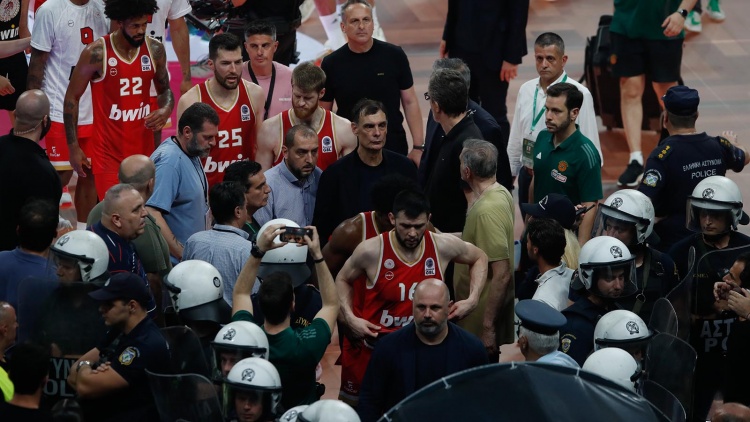 &Kappa;&alpha;&tau;&alpha;&gamma;&gamma;&epsilon;&lambda;ί&alpha; &Pi;&alpha;&nu;&alpha;&theta;&eta;&nu;&alpha;ϊ&kappa;&omicron;ύ &gamma;&iota;&alpha; &Mu;&pi;&alpha;&rho;&tau;&zeta;ώ&kappa;&alpha;: &laquo;&Epsilon;&pi;&iota;&tau;έ&theta;&eta;&kappa;&epsilon; &phi;&rho;&alpha;&sigma;&tau;&iota;&kappa;ά &sigma;&tau;&omicron;&upsilon;&sigmaf; &theta;&epsilon;&alpha;&tau;έ&sigmaf;, &alpha;&pi;ό &alpha;&sigma;&tau;&upsilon;&nu;&omicron;&mu;&iota;&kappa;ό &tau;&omicron; &sigma;&pi;&rho;ώ&xi;&iota;&mu;&omicron;&raquo; (vid)