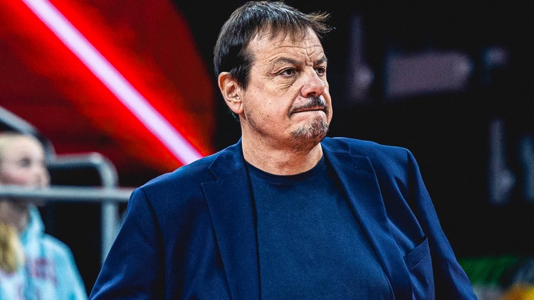 Ά&tau;&alpha;&mu;&alpha;&nu;: &laquo;&Sigma;&upsilon;&gamma;&chi;&alpha;&rho;&eta;&tau;ή&rho;&iota;&alpha; &sigma;&tau;&eta;&nu; &omicron;&mu;ά&delta;&alpha; &mu;&alpha;&sigmaf; &pi;&omicron;&upsilon; έ&pi;&alpha;&iota;&xi;&epsilon; &omega;&sigmaf; &pi;&rho;&omega;&tau;&alpha;&theta;&lambda;ή&tau;&rho;&iota;&alpha; &Epsilon;&upsilon;&rho;ώ&pi;&eta;&sigmaf;&raquo;