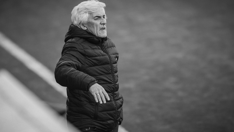 &Gamma;&iota;&omicron;&beta;ά&nu;&omicron;&beta;&iota;&tau;&sigmaf;: &laquo;&Delta;ύ&sigma;&kappa;&omicron;&lambda;&alpha; &tau;&alpha; &pi;&rho;ά&gamma;&mu;&alpha;&tau;&alpha; &mu;&epsilon;&tau;ά &tau;&eta; &delta;&epsilon;ύ&tau;&epsilon;&rho;&eta; &sigma;&upsilon;&nu;&epsilon;&chi;ό&mu;&epsilon;&nu;&eta; ή&tau;&tau;&alpha;&raquo;
