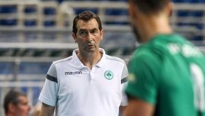 &Alpha;&nu;&delta;&rho;&epsilon;ό&pi;&omicron;&upsilon;&lambda;&omicron;&sigmaf;: &laquo;&Mu;&epsilon;&iota;ώ&sigma;&alpha;&mu;&epsilon; &tau;&alpha; &lambda;ά&theta;&eta;&raquo;