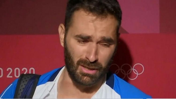 &Kappa;ί&nu;&eta;&sigma;&eta; &sigma;&tau;ή&rho;&iota;&xi;&eta;&sigmaf; &alpha;&pi;ό &omicron;&pi;&alpha;&delta;&omicron;ύ&sigmaf; &tau;&omicron;&upsilon; &Pi;&alpha;&nu;&alpha;&theta;&eta;&nu;&alpha;ϊ&kappa;&omicron;ύ &pi;&rho;&omicron;&sigmaf; &tau;&omicron;&nu; &Iota;&alpha;&kappa;&omega;&beta;ί&delta;&eta; (pic)