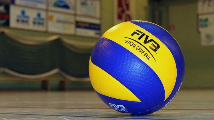 &Kappa;18: &Pi;&alpha;&rho;&alpha;&mu;έ&nu;&epsilon;&iota; &sigma;&tau;&eta;&nu; &pi;&rho;ώ&tau;&eta; &theta;έ&sigma;&eta;
