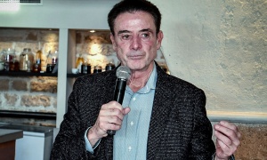 &Beta;&rho;&alpha;&beta;&epsilon;ύ&tau;&eta;&kappa;&epsilon; &omicron; &Pi;&iota;&tau;ί&nu;&omicron; &kappa;&alpha;&iota; έ&sigma;&tau;&epsilon;&iota;&lambda;&epsilon; &mu;ή&nu;&upsilon;&mu;&alpha; &gamma;&iota;&alpha; &tau;&eta;&nu; &Epsilon;&theta;&nu;&iota;&kappa;ή (vid)
