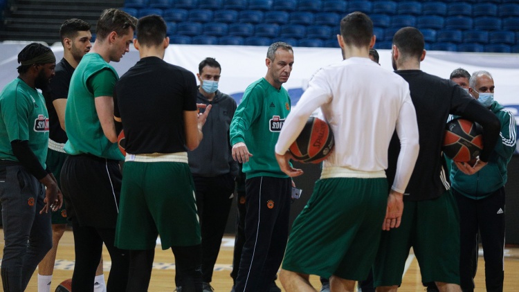 &Eta; 12ά&delta;&alpha; &tau;&omicron;&upsilon; &Pi;&alpha;&nu;&alpha;&theta;&eta;&nu;&alpha;ϊ&kappa;&omicron;ύ &kappa;ό&nu;&tau;&rho;&alpha; &sigma;&tau;&eta;&nu; &Mu;&pi;&alpha;&sigma;&kappa;ό&nu;&iota;&alpha;