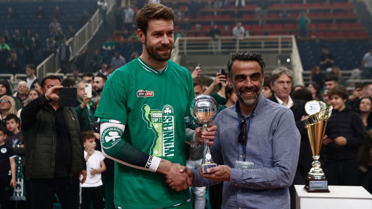 &Omicron; &Kappa;ό&beta;&alpha;&rho; MVP &tau;&omicron;&upsilon; League Cup