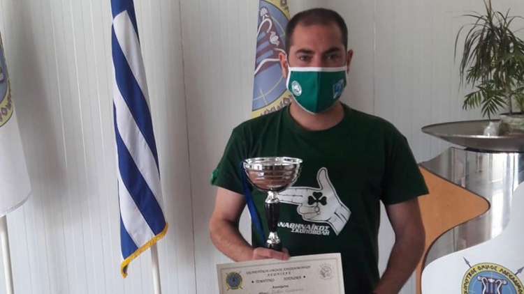 &laquo;&Pi;&rho;ά&sigma;&iota;&nu;&omicron;&raquo; &mu;&epsilon;&tau;ά&lambda;&lambda;&iota;&omicron; &sigma;&tau;&eta; &Sigma;&pi;ά&rho;&tau;&eta;