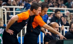 &Eta; &theta;έ&sigma;&eta; &tau;&eta;&sigmaf; &Epsilon;&upsilon;&rho;&omega;&lambda;ί&gamma;&kappa;&alpha; &pi;&omicron;&upsilon; &delta;&iota;&kappa;&alpha;&iota;&omicron;&lambda;&omicron;&gamma;&epsilon;ί &tau;&alpha; 13 &chi;&alpha;&mu;έ&nu;&alpha; &delta;&epsilon;&upsilon;&tau;&epsilon;&rho;ό&lambda;&epsilon;&pi;&tau;&alpha;