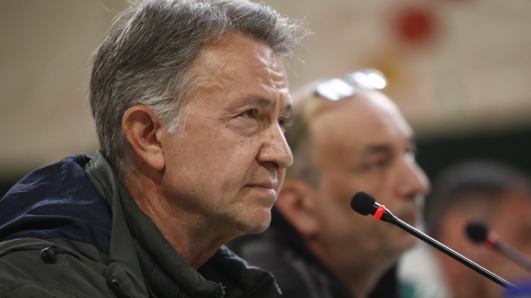 &Pi;&alpha;&rho;&alpha;ί&tau;&eta;&sigma;&eta; &mu;έ&lambda;&omicron;&upsilon;&sigmaf; &tau;&omicron;&upsilon; &nu;έ&omicron;&upsilon; &Delta;.&Sigma;. &sigma;&tau;&omicron;&nu; &Pi;&alpha;&nu;&alpha;&theta;&eta;&nu;&alpha;ϊ&kappa;ό - &Alpha;&lambda;&lambda;ά&zeta;&omicron;&upsilon;&nu; &omicron;&iota; &iota;&sigma;&omicron;&rho;&rho;&omicron;&pi;ί&epsilon;&sigmaf;!