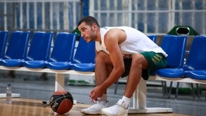 &Mu;έ&rho;&omicron;&sigmaf; &tau;&eta;&sigmaf; &pi;&rho;&omicron;&pi;ό&nu;&eta;&sigma;&eta;&sigmaf; &omicron; &Mu;&pi;&omicron;&chi;&omega;&rho;ί&delta;&eta;&sigmaf;, &epsilon;&kappa;&tau;ό&sigmaf; &omicron; &Pi;&alpha;&pi;&alpha;&gamma;&iota;ά&nu;&nu;&eta;&sigmaf;