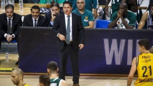 &Pi;&alpha;&sigma;&kappa;&omicron;&upsilon;ά&lambda;: &laquo;&Sigma;&eta;&mu;&alpha;&nu;&tau;&iota;&kappa;ή &nu;ί&kappa;&eta;&raquo;