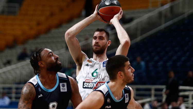 &Omicron; &Pi;&alpha;&pi;&alpha;&gamma;&iota;ά&nu;&nu;&eta;&sigmaf; 8&omicron;&sigmaf; &mu;&pi;&lambda;&omicron;&kappa;έ&rho; &sigma;&tau;&eta;&nu; &iota;&sigma;&tau;&omicron;&rho;ί&alpha; &tau;&eta;&sigmaf; Basket League