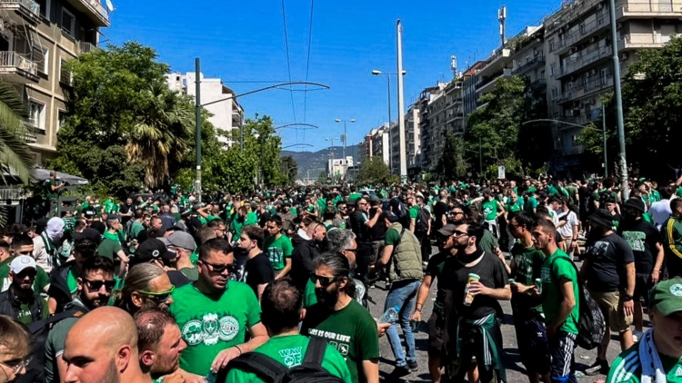 &Sigma;&tau;&omicron; &xi;&epsilon;&nu;&omicron;&delta;&omicron;&chi;&epsilon;ί&omicron; &pi;&rho;&iota;&nu; &tau;&eta; &rho;&epsilon;&beta;ά&nu;&sigmaf; &mu;&epsilon; &tau;&eta; &Sigma;&lambda;ά&beta;&iota;&alpha; &omicron;&iota; &omicron;&pi;&alpha;&delta;&omicron;ί &tau;&omicron;&upsilon; &Pi;&alpha;&nu;&alpha;&theta;&eta;&nu;&alpha;ϊ&kappa;&omicron;ύ (pic)