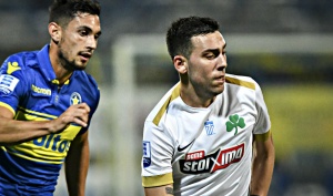 &Delta;ώ&nu;&eta;&sigmaf;: &laquo;Ό&lambda;&omicron;&iota; &mu;&alpha;&zeta;ί &sigma;ή&mu;&epsilon;&rho;&alpha;&raquo; (pic)