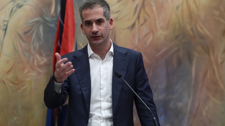 &Mu;&pi;&alpha;&kappa;&omicron;&gamma;&iota;ά&nu;&nu;&eta;&sigmaf;: &laquo;&Alpha;&pi;ό &tau;&iota;&sigmaf; &epsilon;&xi;έ&delta;&rho;&epsilon;&sigmaf; &tau;&omicron;&upsilon; &Beta;&omicron;&tau;&alpha;&nu;&iota;&kappa;&omicron;ύ &theta;&alpha; &phi;&alpha;ί&nu;&epsilon;&tau;&alpha;&iota; &eta; &Alpha;&kappa;&rho;ό&pi;&omicron;&lambda;&eta;&raquo;