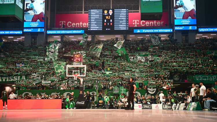 &Kappa;&upsilon;&kappa;&lambda;&omicron;&phi;ό&rho;&eta;&sigma;&alpha;&nu; &tau;&alpha; &epsilon;&iota;&sigma;&iota;&tau;ή&rho;&iota;&alpha; &gamma;&iota;&alpha; &tau;&omicron; Game 4 &tau;&omicron;&upsilon; &Pi;&alpha;&nu;&alpha;&theta;&eta;&nu;&alpha;ϊ&kappa;&omicron;ύ &mu;&epsilon; &tau;&eta; &Beta;&alpha;&lambda;έ&nu;&theta;&iota;&alpha;