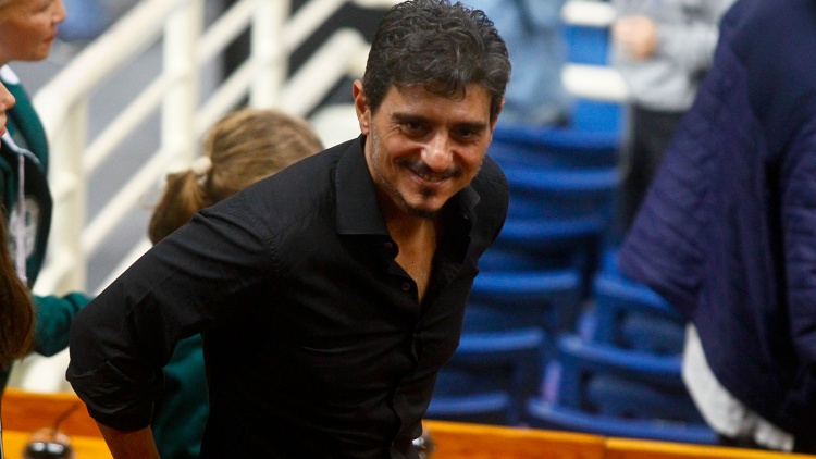 &Gamma;&iota;&alpha;&nu;&nu;&alpha;&kappa;ό&pi;&omicron;&upsilon;&lambda;&omicron;&sigmaf;: &laquo;&Eta; &alpha;&xi;ί&alpha; &tau;&eta;&sigmaf; &Kappa;&Alpha;&Epsilon; &epsilon;ί&nu;&alpha;&iota; &pi;&omicron;&lambda;&lambda;&alpha;&pi;&lambda;ά&sigma;&iota;&alpha; &tau;&omega;&nu; 25 &epsilon;&kappa;&alpha;&tau;&omicron;&mu;&mu;&upsilon;&rho;ί&omega;&nu;&raquo;