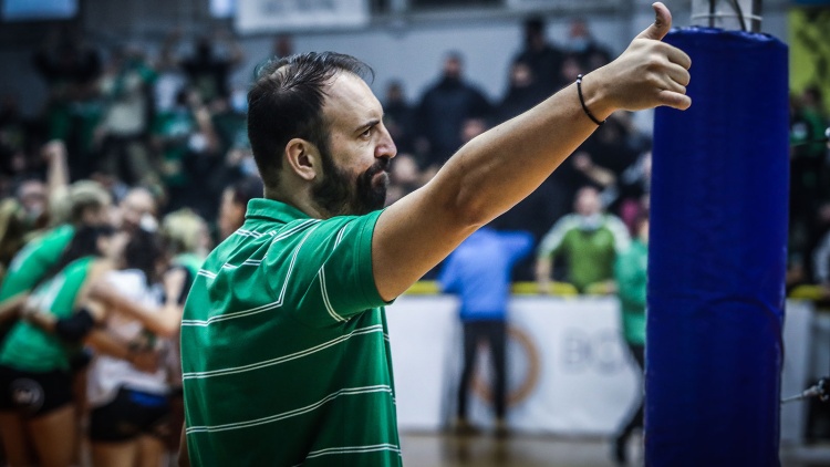 &Omicron;&iota;&kappa;&omicron;&nu;ό&mu;&omicron;&upsilon;: &laquo;&Kappa;&upsilon;&rho;&iota;&alpha;&rho;&chi;ή&sigma;&alpha;&mu;&epsilon; &alpha;&lambda;&lambda;ά &pi;&rho;έ&pi;&epsilon;&iota; &nu;&alpha; &kappa;ά&nu;&omicron;&upsilon;&mu;&epsilon; reset&raquo;